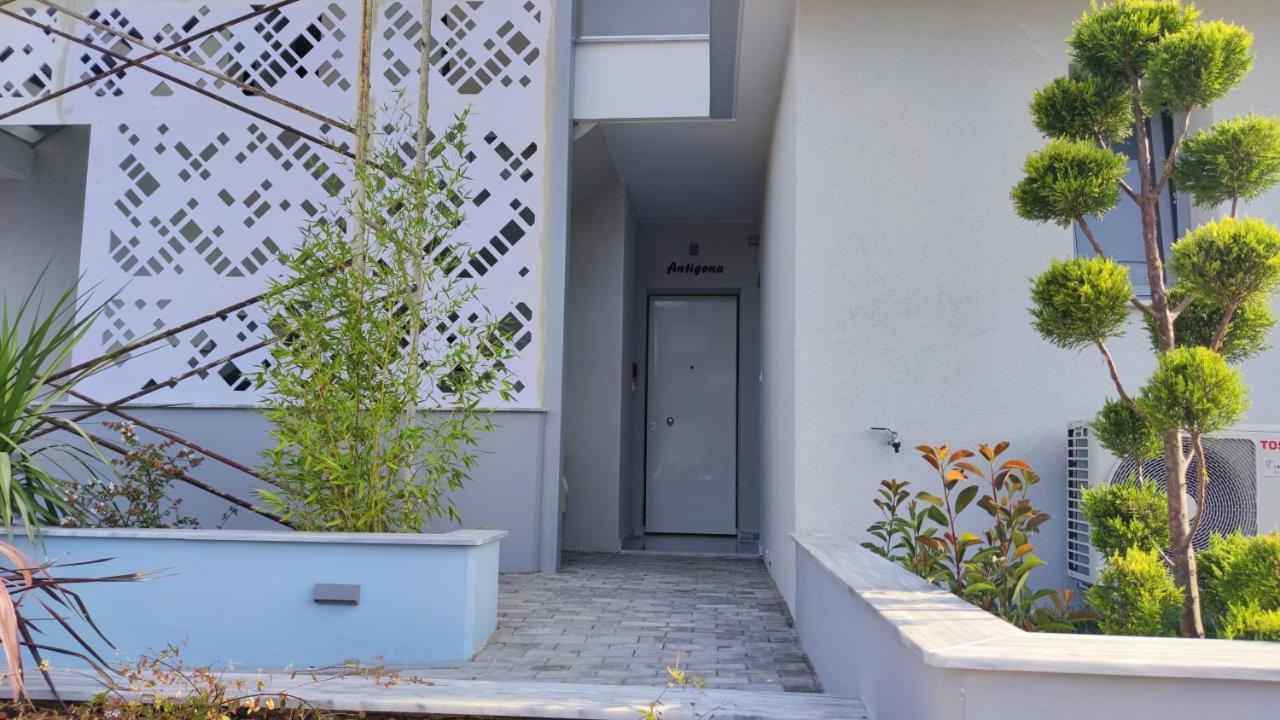 Antigona Nikiti Apartment Екстериор снимка